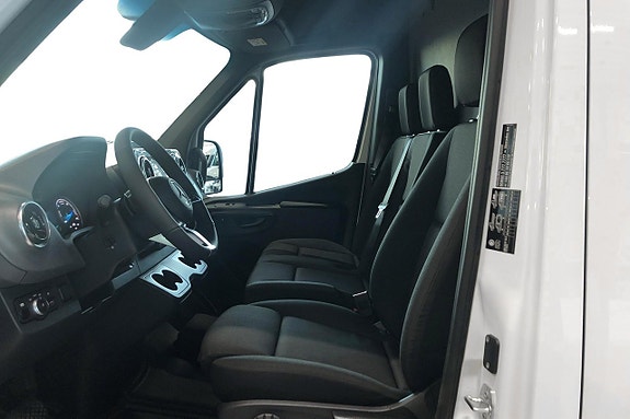 Mercedes-Benz eSprinter 314 10 of 13