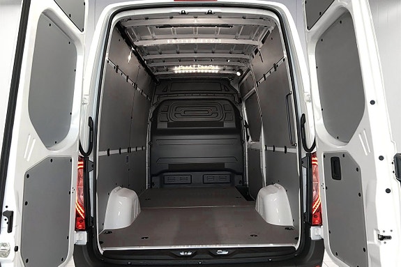Mercedes-Benz eSprinter 314 11 of 13
