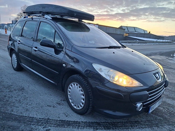 Peugeot 307 SW 2 of 5