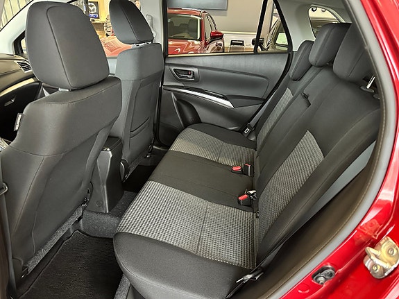 Suzuki S-Cross 10 of 16