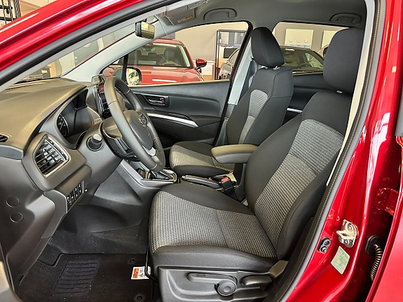 Suzuki S-Cross 8 of 16