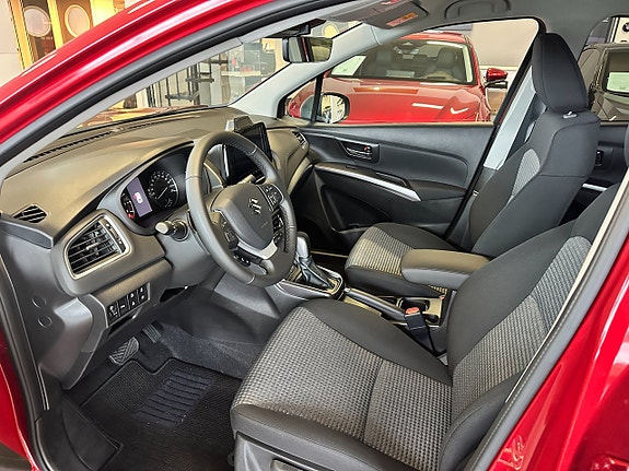 Suzuki S-Cross 7 of 16