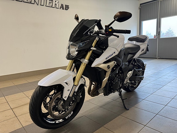 Suzuki GSR 750 ABS 2400Mil / Toppskick / Slipon 2 of 6