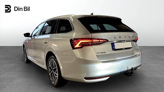 Skoda Octavia 3 of 5