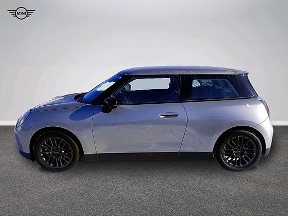 MINI Cooper SE 3 of 16