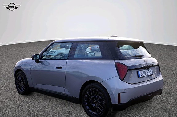 MINI Cooper SE 4 of 16