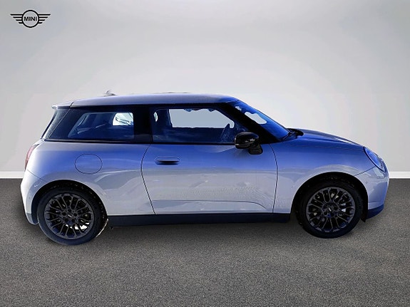 MINI Cooper SE 2 of 16