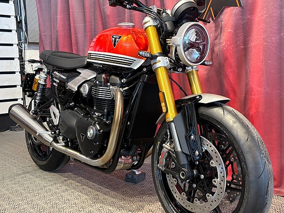 Triumph SPEED TWIN 1200 RS *VI SÄLJER VÅR DEMO* 2 of 9