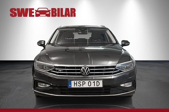 Volkswagen Passat 2 of 17