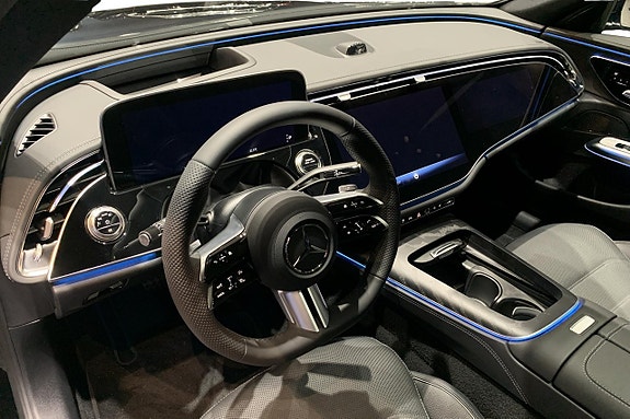 Mercedes-Benz E300 de 5 of 11