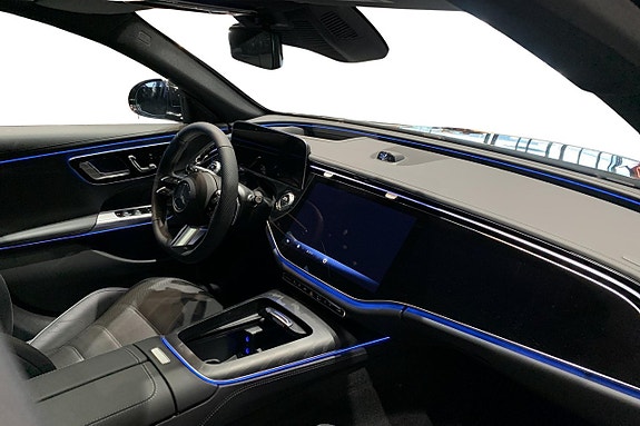 Mercedes-Benz E300 de 8 of 11