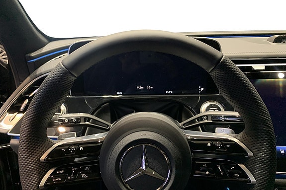 Mercedes-Benz E300 de 6 of 11