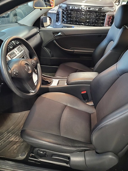Mercedes-Benz CLC180 9 of 16