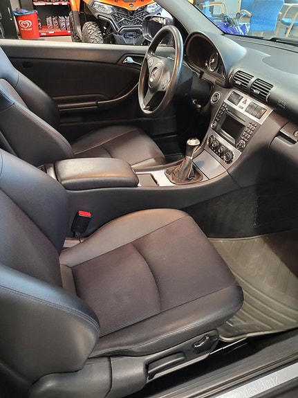 Mercedes-Benz CLC180 11 of 16