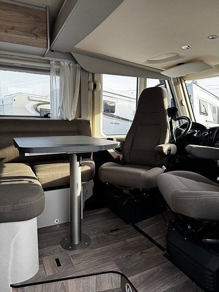 Hymer Exsis I 580 Backkamera/Stort garage/steglös automatlåda 4 of 20