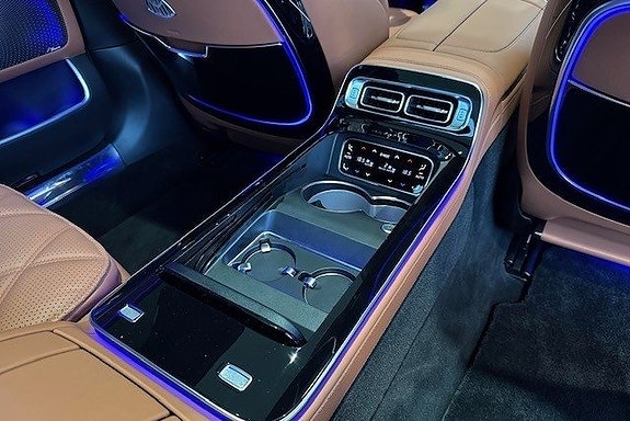 Mercedes-Benz S-Klass 25 of 30