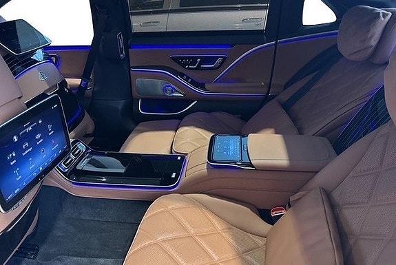 Mercedes-Benz S-Klass 17 of 30