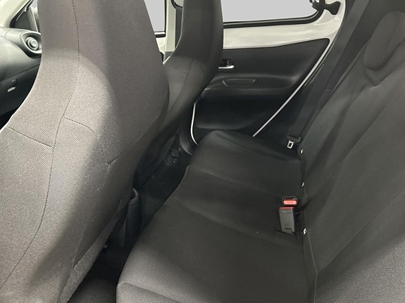 Toyota Aygo X 11 of 19