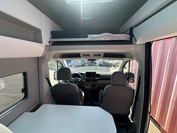 Volkswagen Grand California 600 Campervan Husbil uthyres 7 of 13