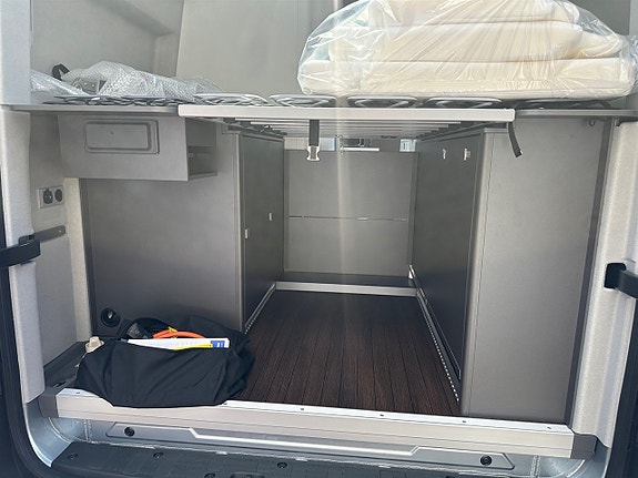 Volkswagen Grand California 600 Campervan Husbil uthyres 12 of 13