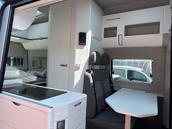 Volkswagen Grand California 600 Campervan Husbil uthyres 5 of 13