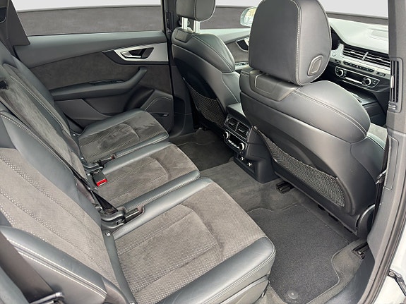 Audi Q7 12 of 22