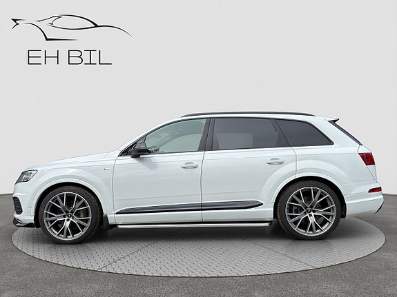 Audi Q7 4 of 5