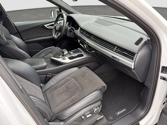 Audi Q7 11 of 22