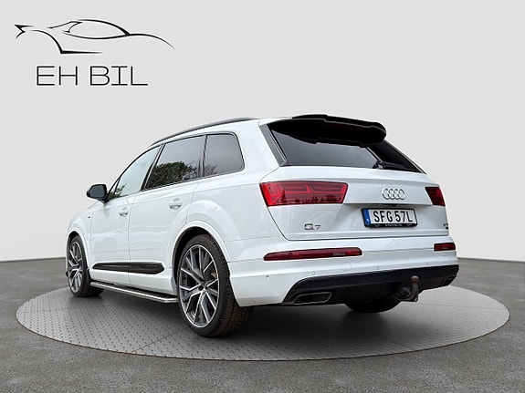 Audi Q7 7 of 22