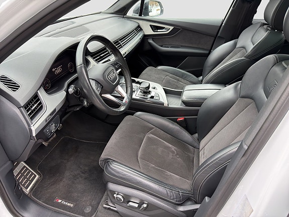 Audi Q7 8 of 22