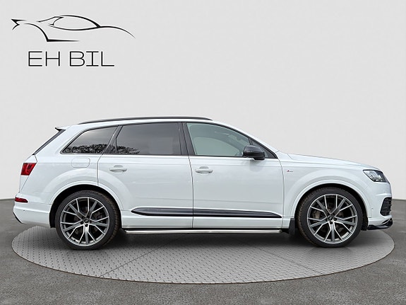 Audi Q7 9 of 22
