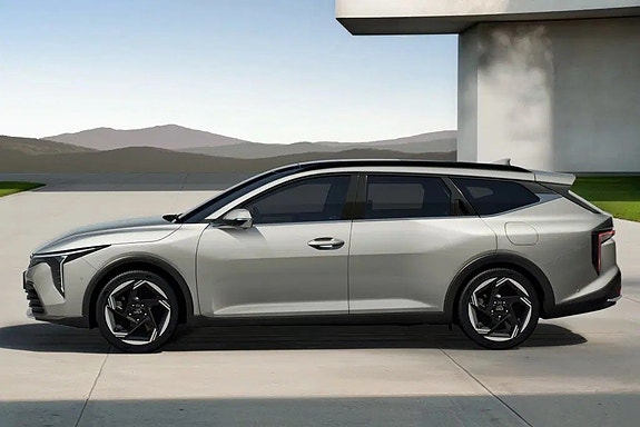 Kia K4 2 of 3