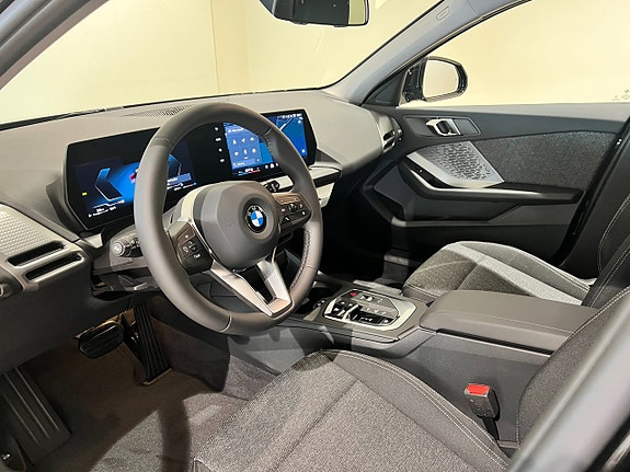 BMW 120 3 of 13