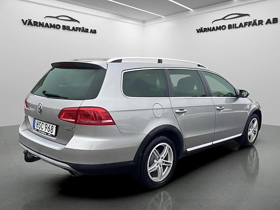 Volkswagen Passat Alltrack 4 of 5