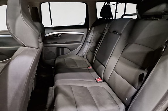 Volvo XC70 14 of 17