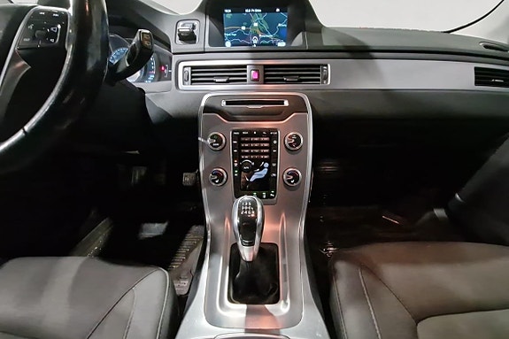 Volvo XC70 12 of 17