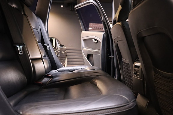 Volvo XC70 17 of 30