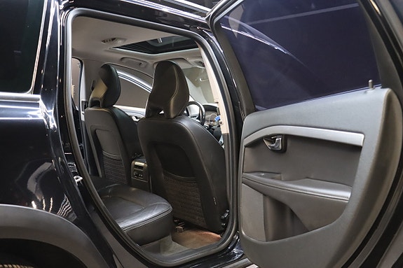 Volvo XC70 16 of 30