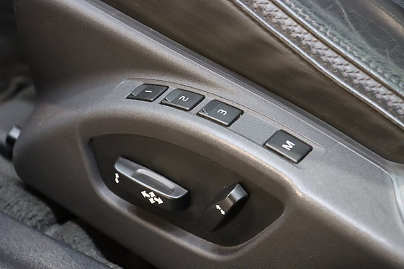 Volvo XC70 14 of 30