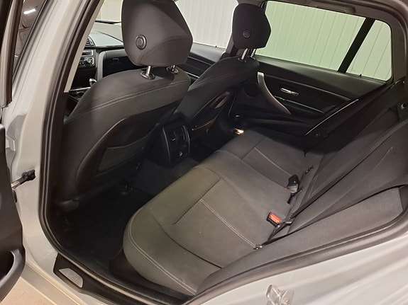 BMW 320 12 of 14