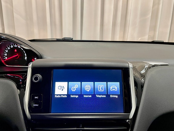 Peugeot 208 10 of 23