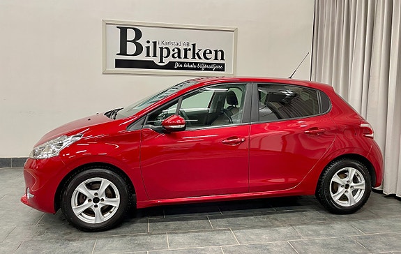 Peugeot 208 3 of 23