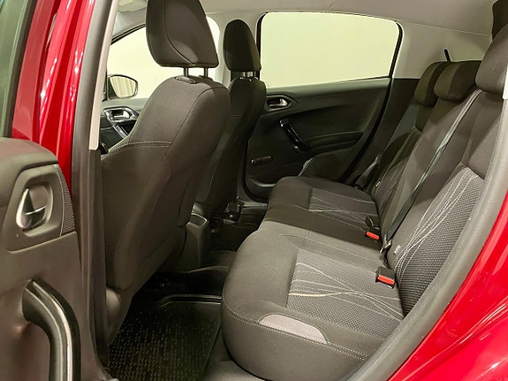 Peugeot 208 20 of 23