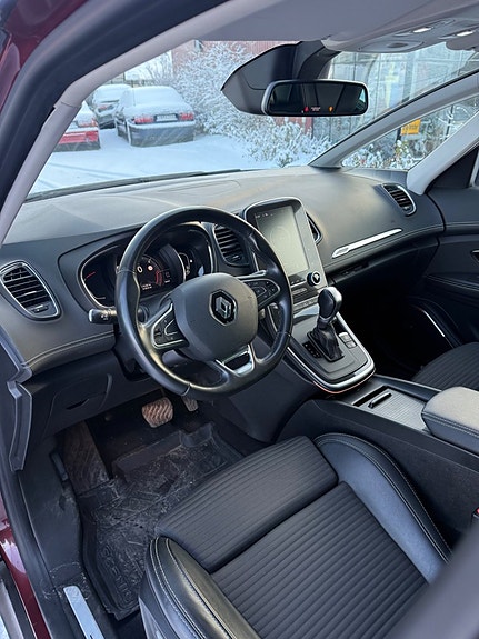 Renault Grand Scenic IV 5 of 5