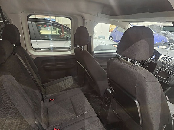 Volkswagen Caddy Maxi 9 of 9