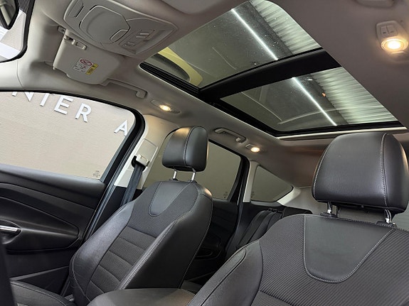 Ford Kuga 11 of 16