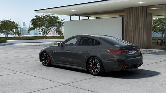 BMW i4 2 of 13