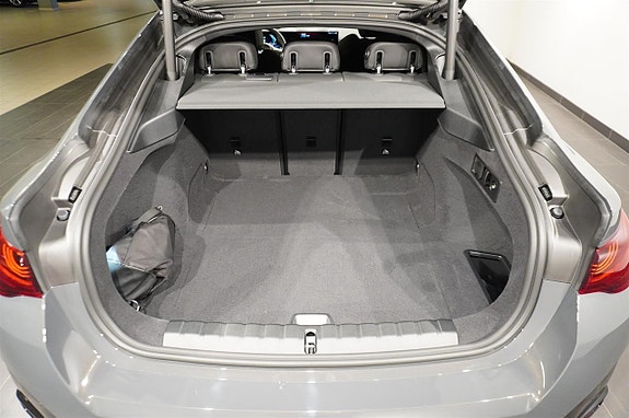 BMW i4 6 of 18