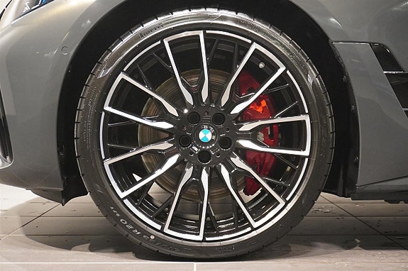 BMW i4 7 of 18