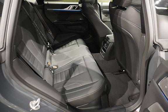 BMW i4 8 of 18